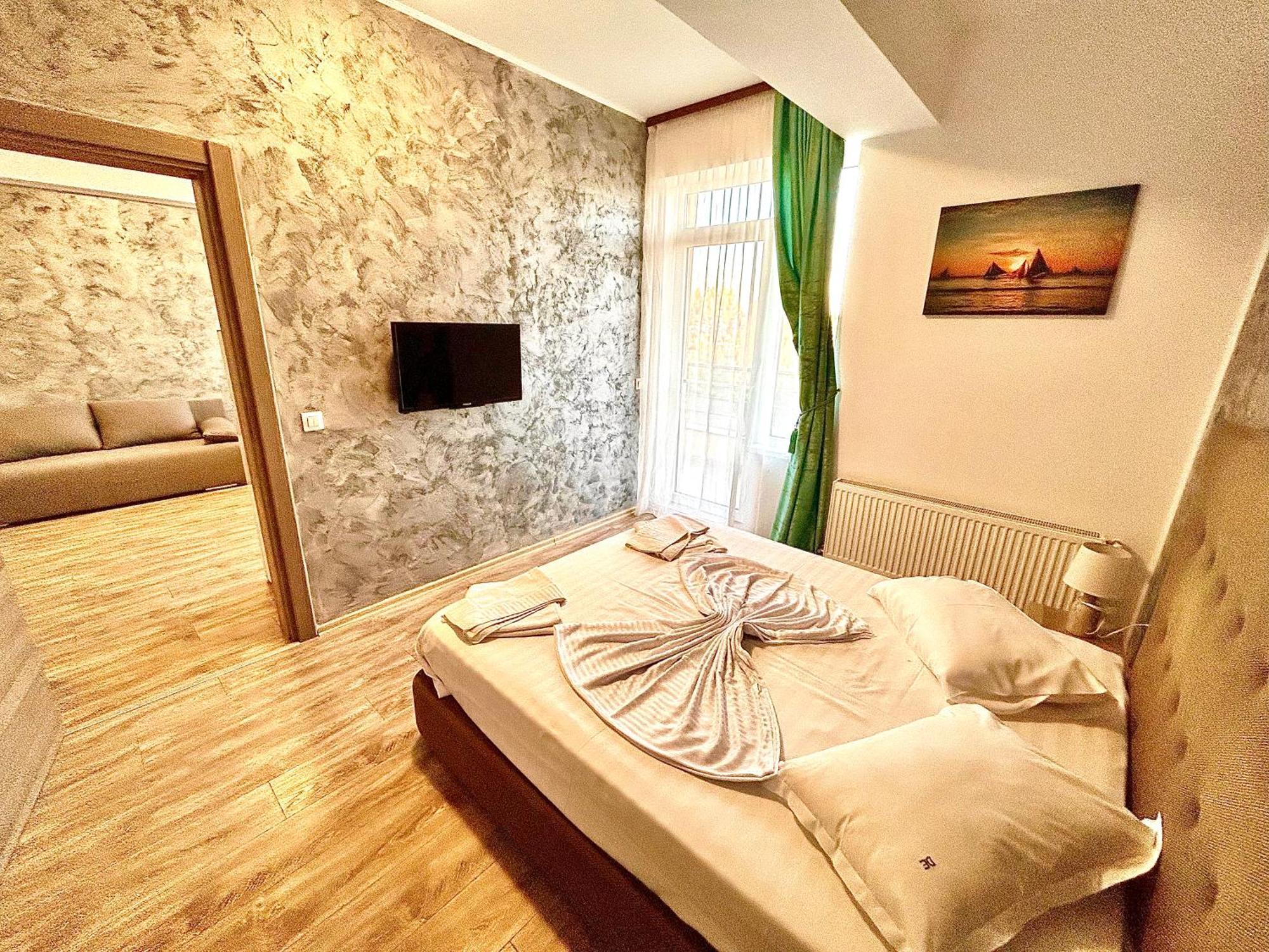 Marcony Boutique Apartments Mamaia Esterno foto