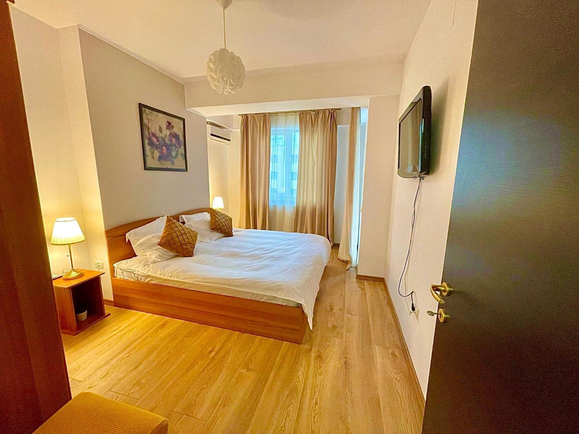 Marcony Boutique Apartments Mamaia Esterno foto