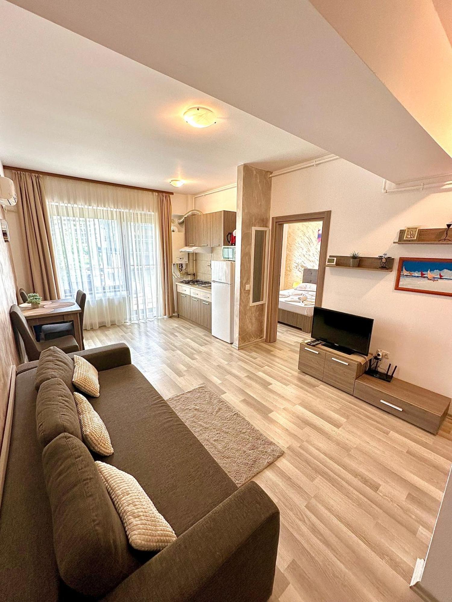 Marcony Boutique Apartments Mamaia Esterno foto